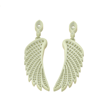 Загрузить изображение в средство просмотра галереи, Feather Earring with MQ Stones 6x3mm MLNE06
